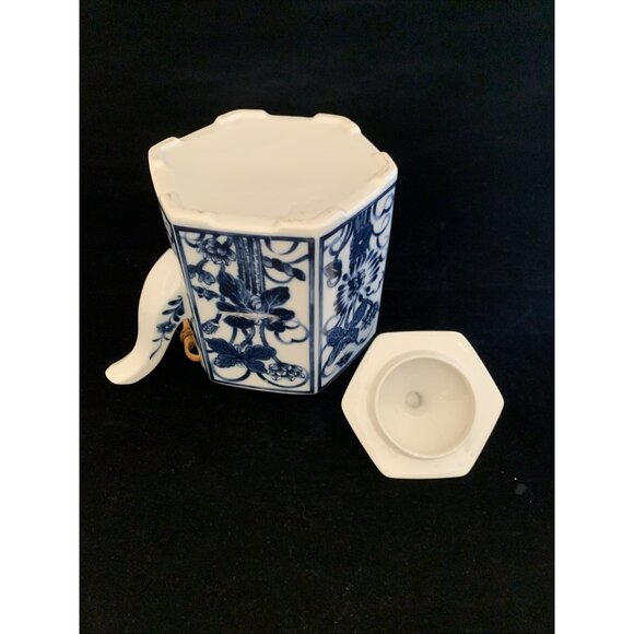 Blue White Oriental Hexagonal Lidded Teapot Bamboo Handle Butterflies Noritake - Picture 11 of 15